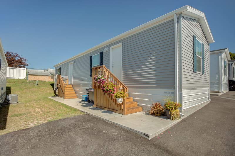 Glen Carbon Condo: 1 Coachlight Trailer Park