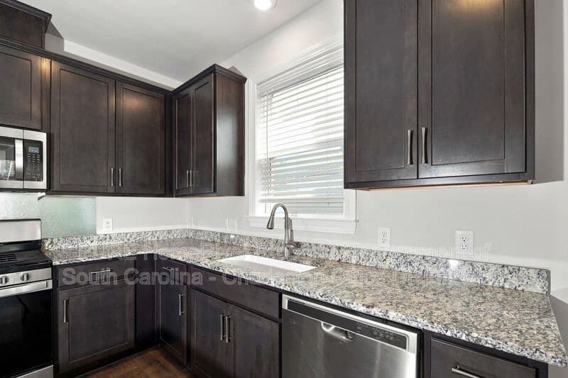 Charleston House: 803 Lachicotte Creek Dr