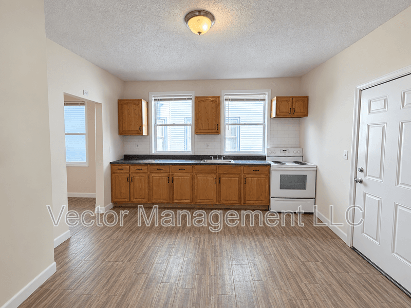 New Haven Condo: 34 Wolcott Street - 1st Floor