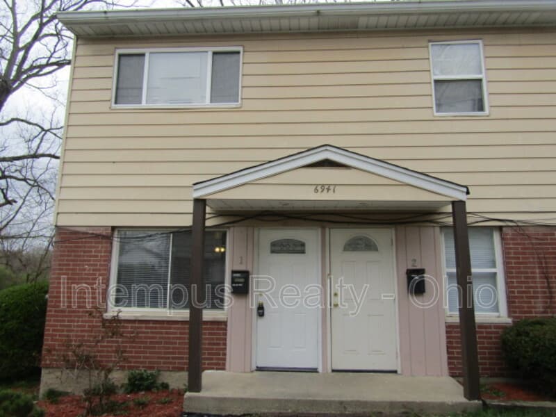 Cincinnati House: 6941 Gracely Dr