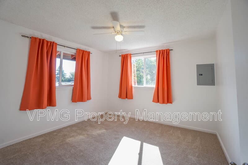 Vancouver House: 411 NE 120th Ave