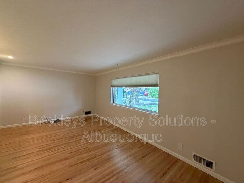 Albuquerque House: 2808 Charleston St NE
