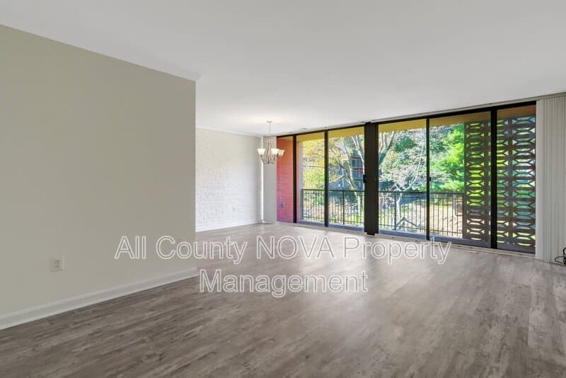 Alexandria Condo: 4 S Van Dorn St