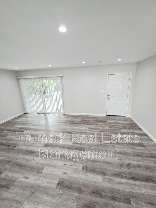Glendale Condo: 1303 N Brand Blvd