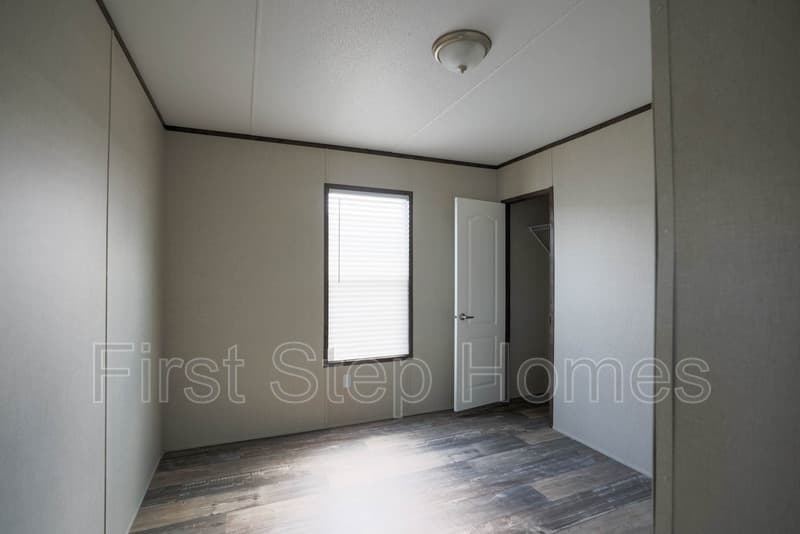 Oak Point House: 222 Islero Drive