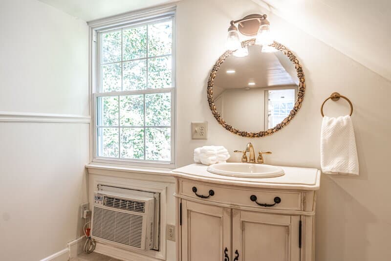 Pinebluff Condo: 435 West Baltimore Avenue
