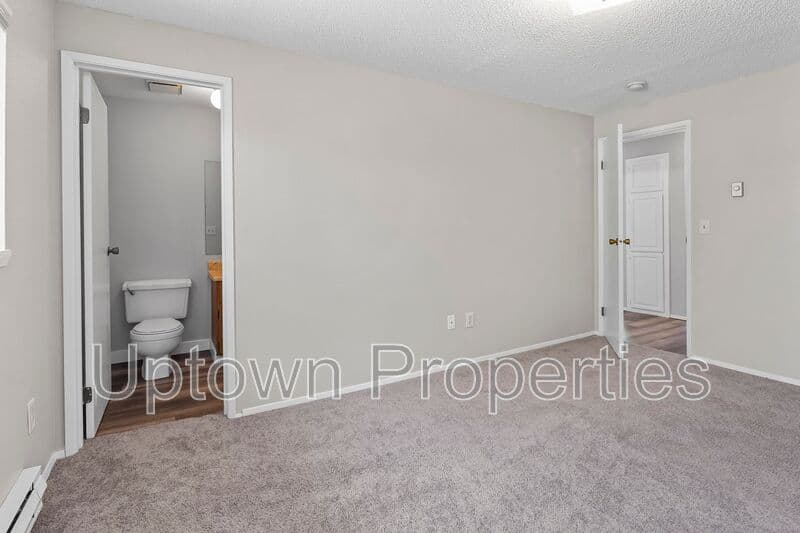 Beaverton House: 5660 SW 180th Ave