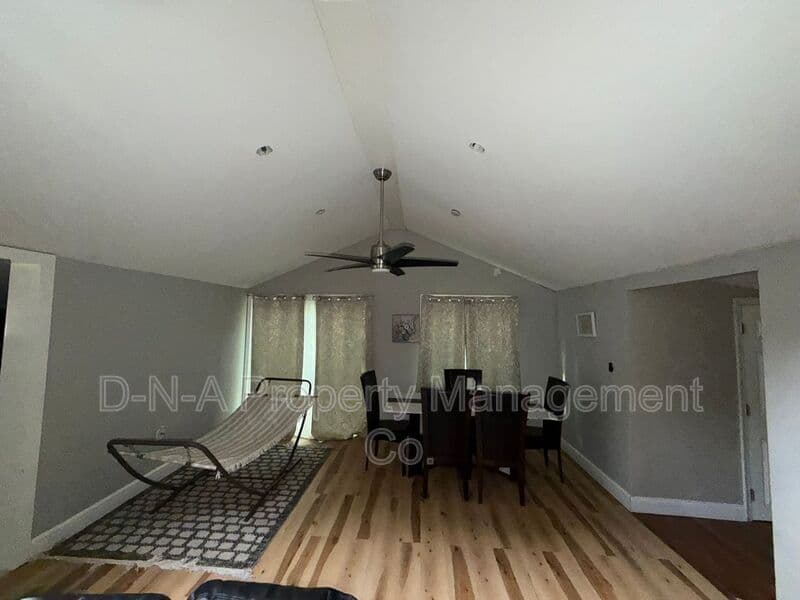 East Stroudsburg House: 3377 Masons Lane