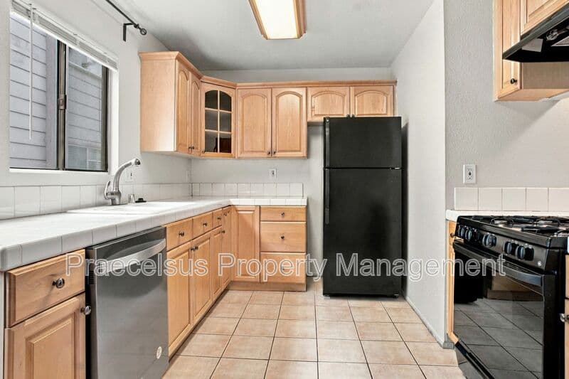 Imperial Beach House: 1465 Hemlock Ave