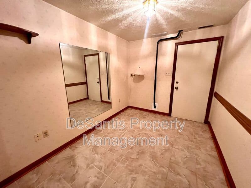 Moon Twp Townhome: 1256 Queens Drive