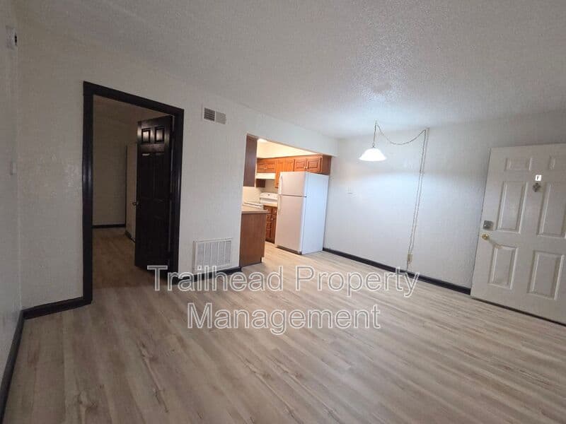 Independence House: 1301 E Frederick St