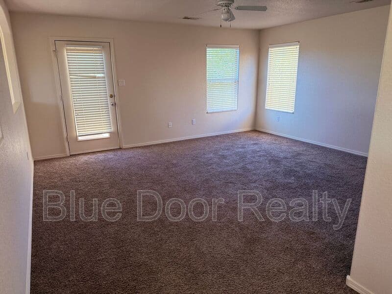 Rio Rancho House: 1379 Peppoli Loop