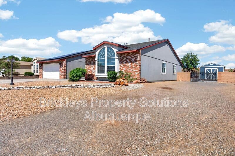 Rio Rancho House: 2413 Agua Fria Dr NE