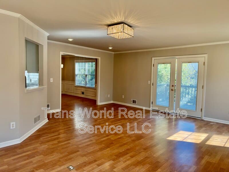 Duluth House: 3354 Roundfield Circle