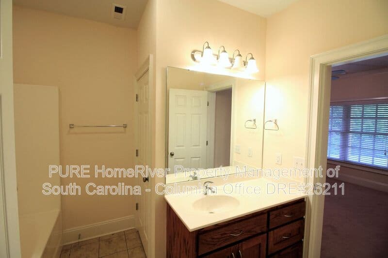 Columbia House: 395 Highland Point Drive