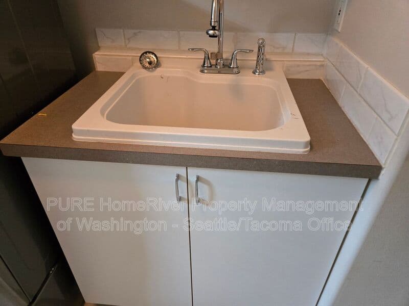 Auburn House: 5316 S 282nd Way