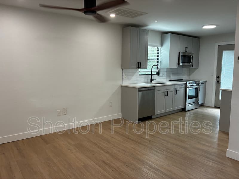 Phoenix House: 614 N 10th Ave Unit A