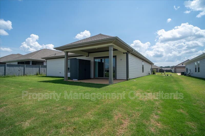 Huntsville House: 154 Lillian Farms Boulevard