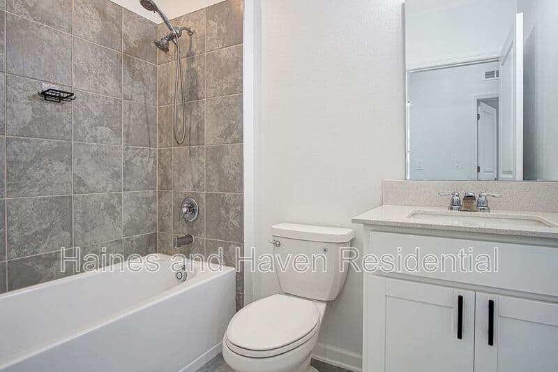 Winter Haven House: 1688 Teagan Ln