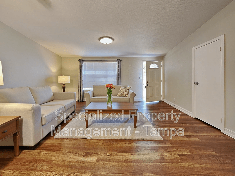 Spring Hill House: 13426 Tyringham St