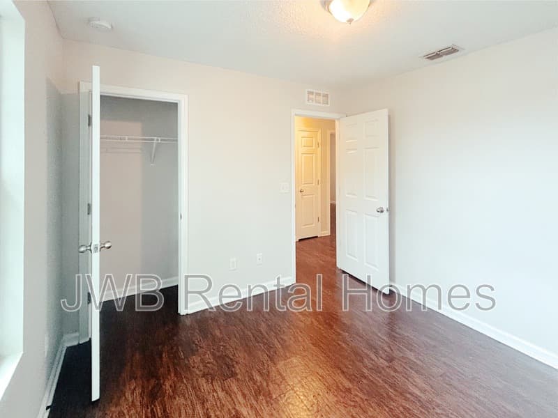 Jacksonville House: 3038 Rayford St