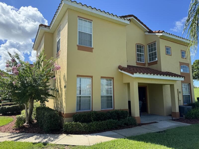 Davenport House: 602 Monroe Circle