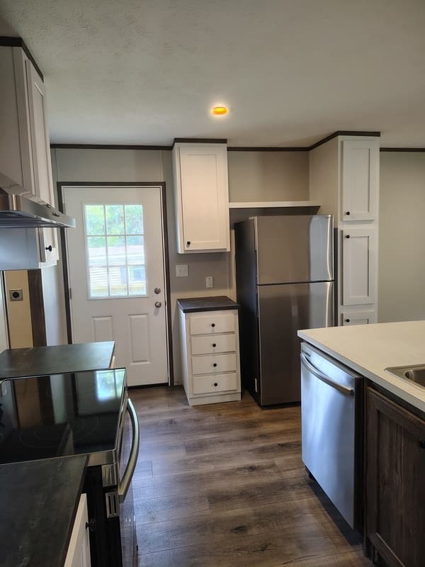 ELLENWOOD House: 36 Poole Circle