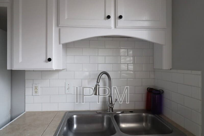 Alton Condo: 809 S Michigan