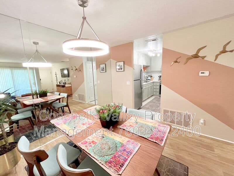 Palm Springs Condo: 2860 N Los Felices Rd