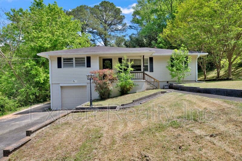 Birmingham House: 2249 4th Place Circle NE