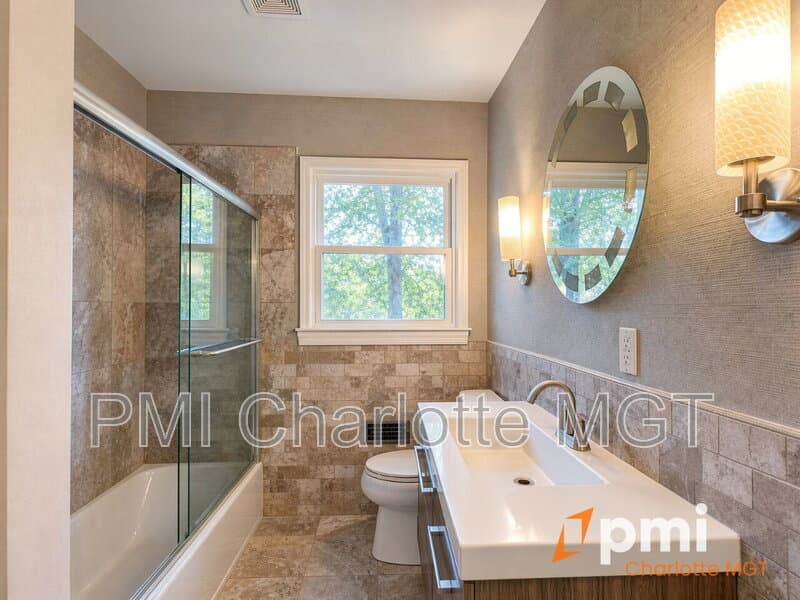 Charlotte House: 1140 Bevis Dr