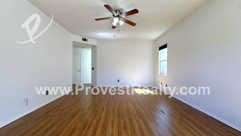 Hesperia House: 9172 Ocotillo Ave