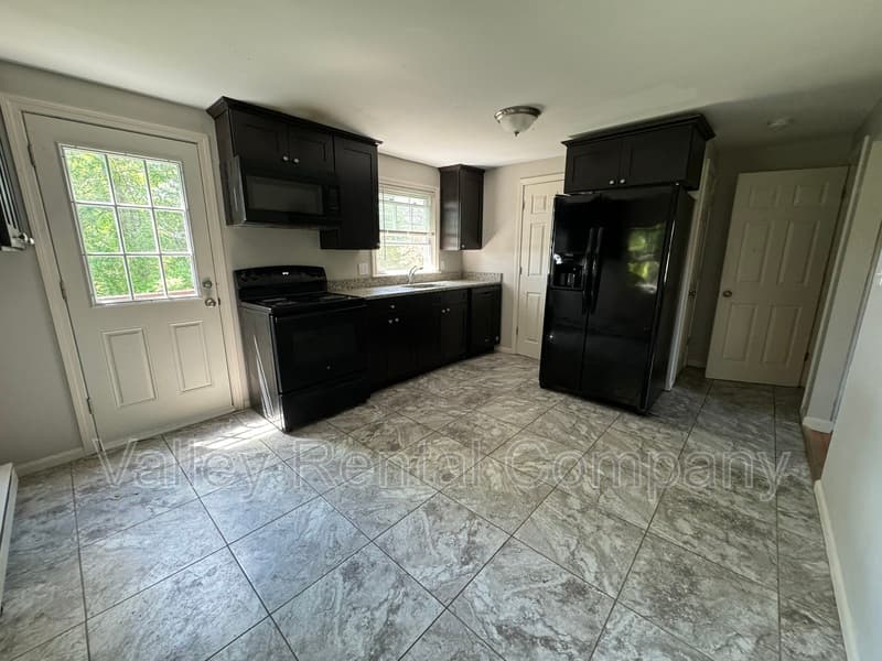 Sunderland Condo: 87 South Silver Lane - 2