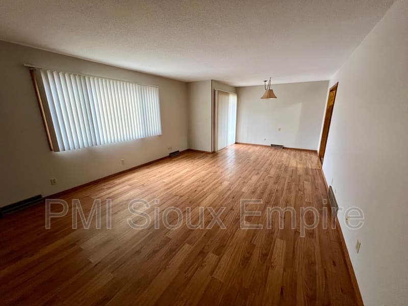 Sioux Falls House: 2508 S Cliff Ave.