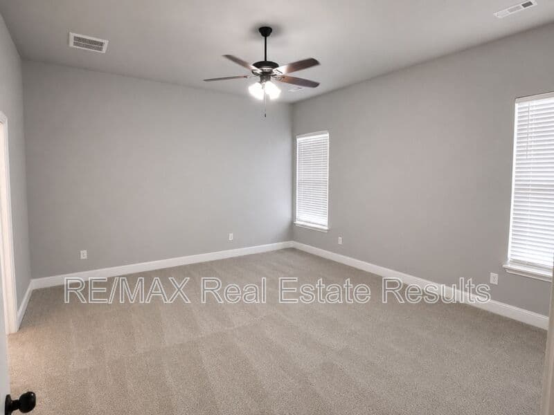 Bentonville House: 511 Melrose Pl