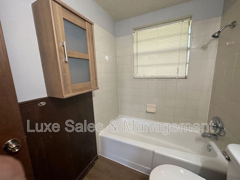 Choctaw House: 3025 Clarke St