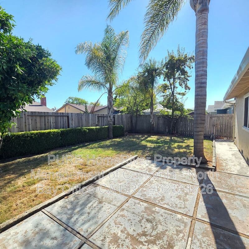 Petaluma House: 1640 Jeffrey Drive