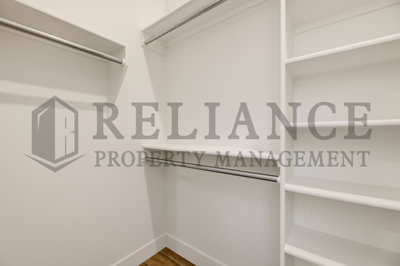 Valley Center House: 701 E Elmwood St