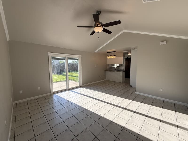 Texas City House: 1109 North Noble Road