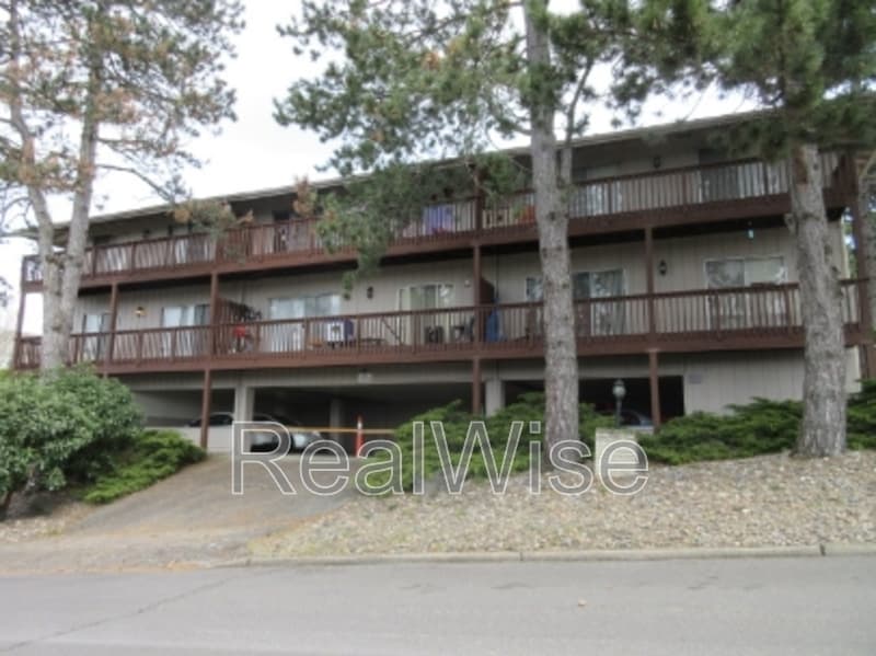 Vancouver Condo: 2022 E 6th St