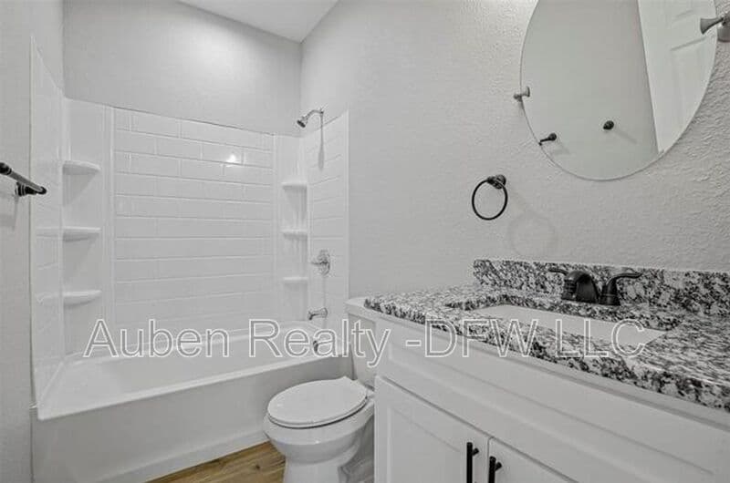 Denison House: 512 E Heron Street