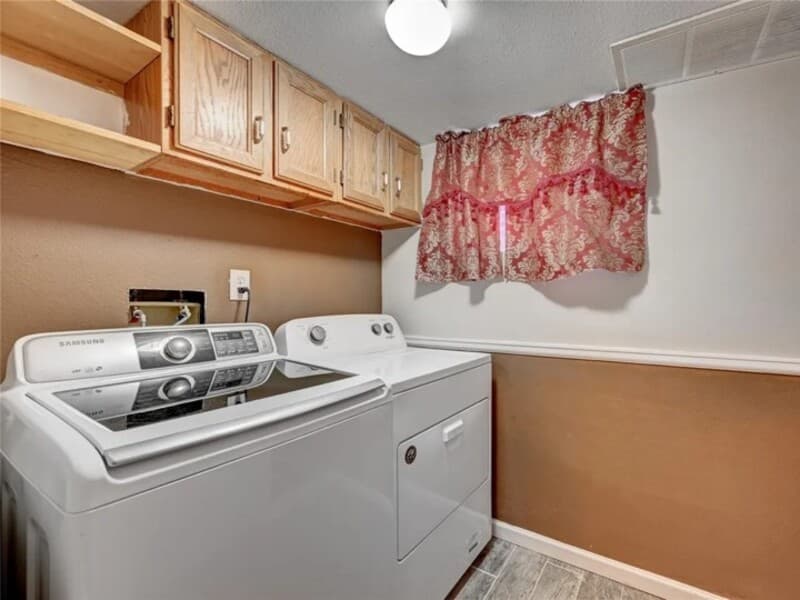 Aurora House: 1268 S Idalia St
