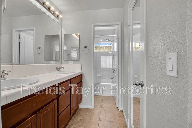 San Marcos House: 633 Kellogg Street