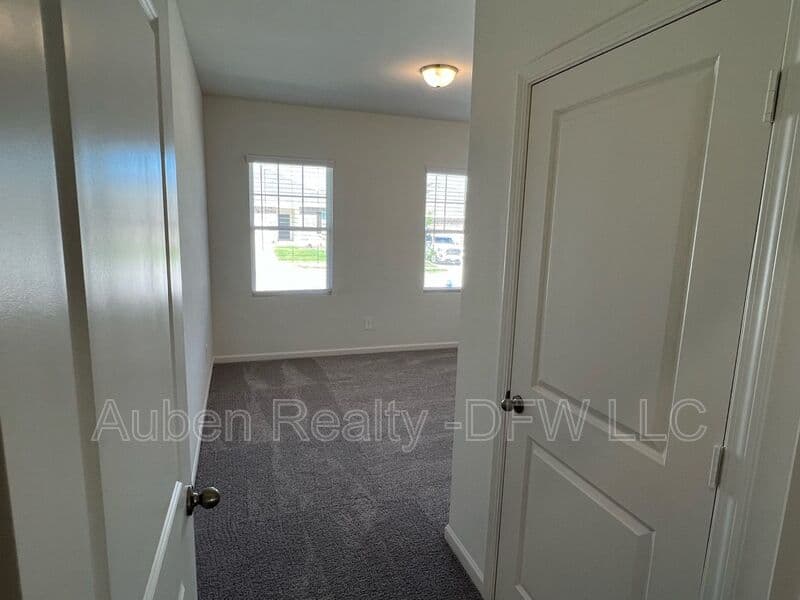 Lavon House: 752 Richmond Drive