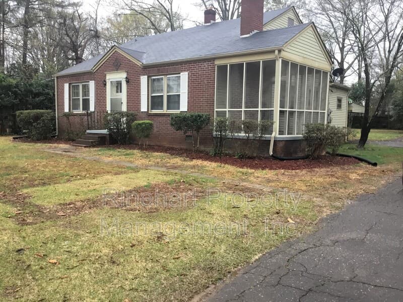 Rock Hill House: 1035 Candlewood Lane