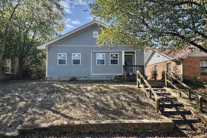 Fairfield House: 521 41st Street