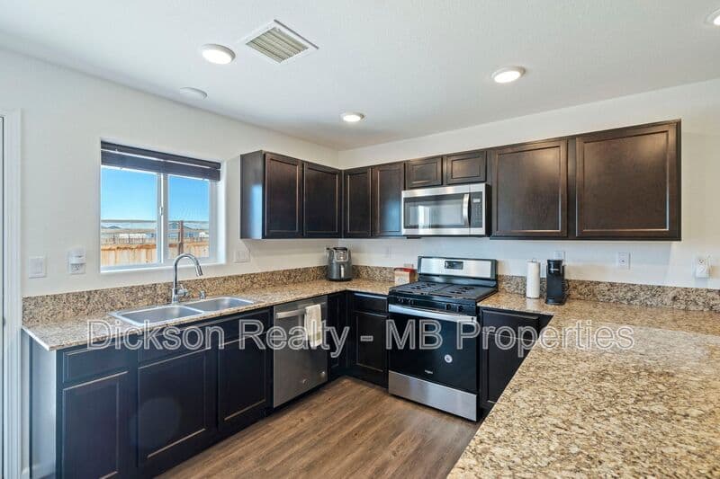 Reno House: 635 Fallon Station Road