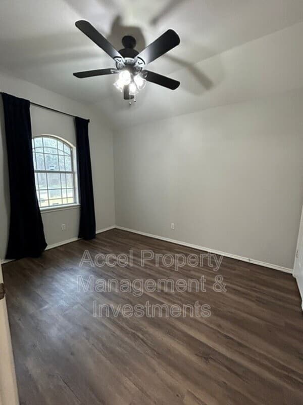 San Juan House: 214 W 17th St