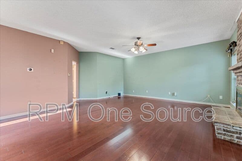 Plano House: 6752 Macintosh Drive