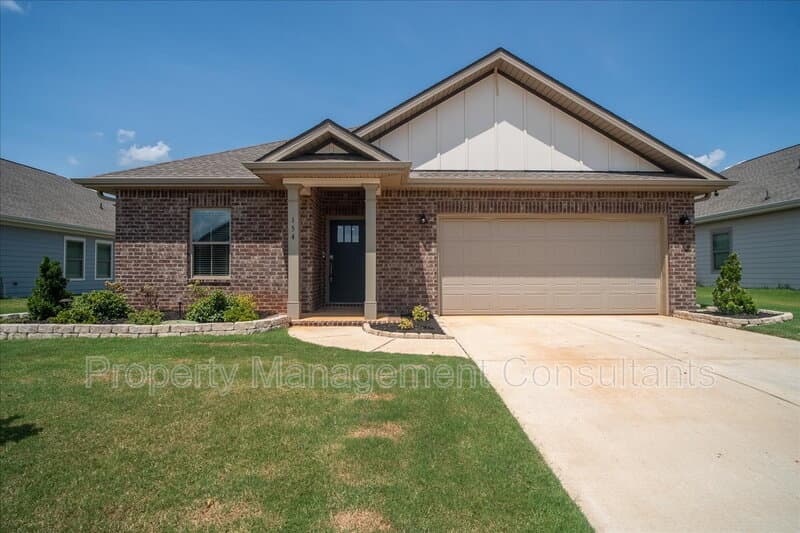 Huntsville House: 154 Lillian Farms Boulevard
